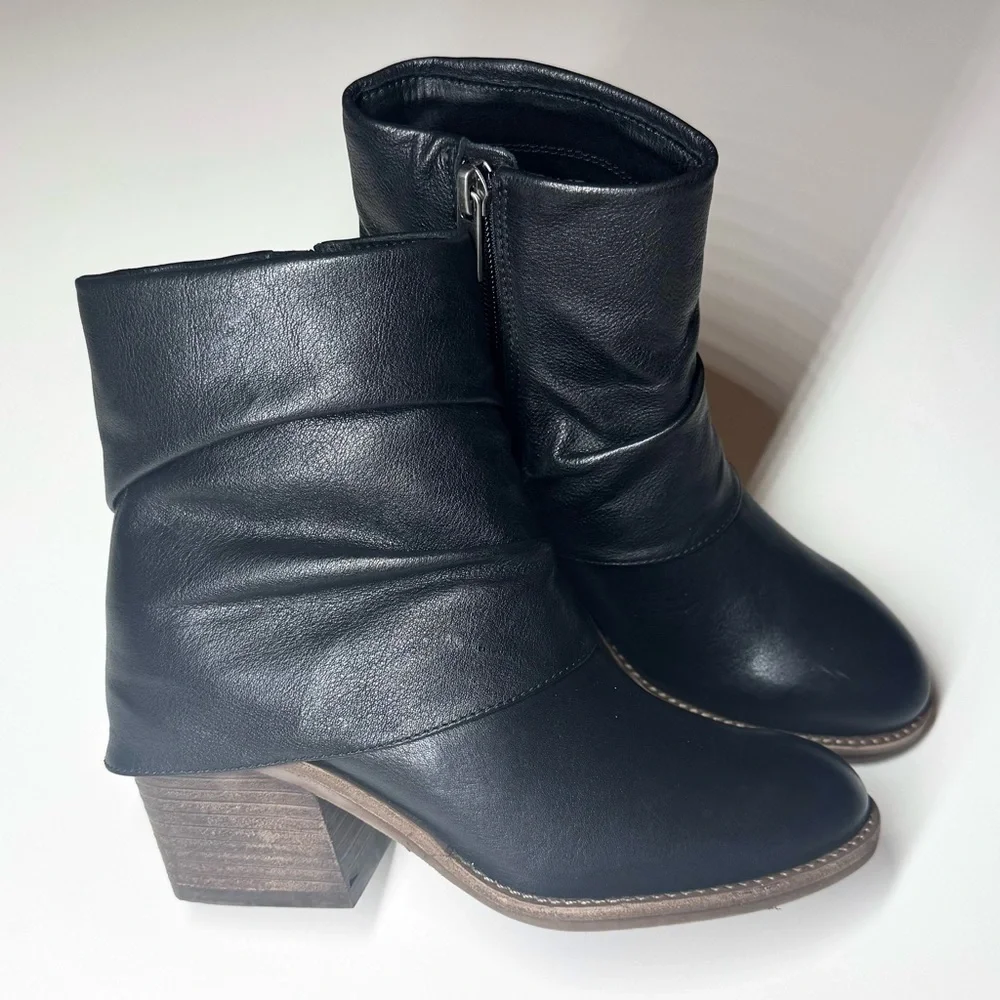 Earth Women’s Savvy Block Black Heel Ruched Casual Booties Size- 5 M